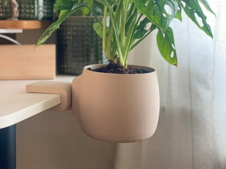 Clamp-On Desk Planter – Adjustable