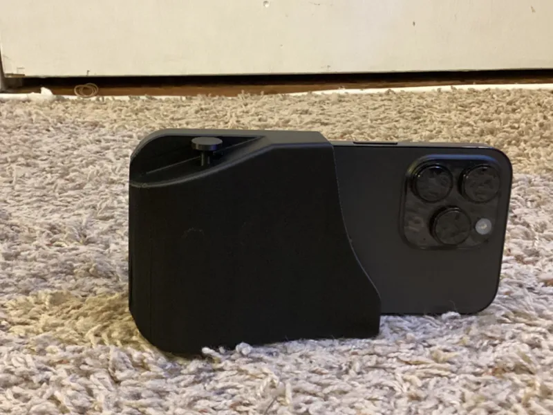 V 1.5 camera grip with shutter button