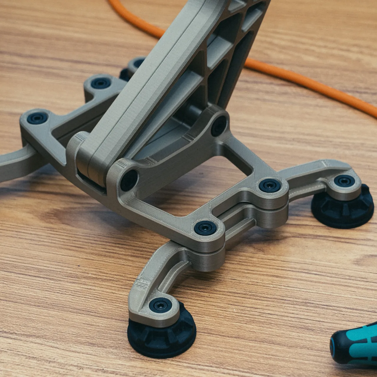 Headphone Stand - Industrial view 4
