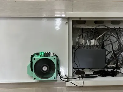 Low-voltage cabinet heat dissipation solution, supporting temperature-controlled speed regulation