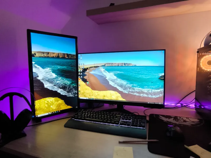 Simple monitor stand (vertical)