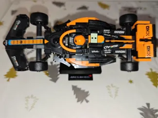 L-ego 77251 Champions stand (Mclaren MCL38) 