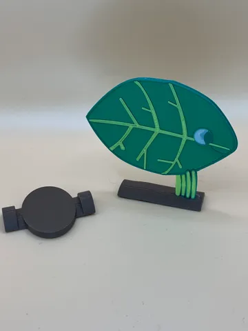 Letrero o emblema decorativo: Bluey Leaf Bug Shoulder Pal — vista de referencia 2