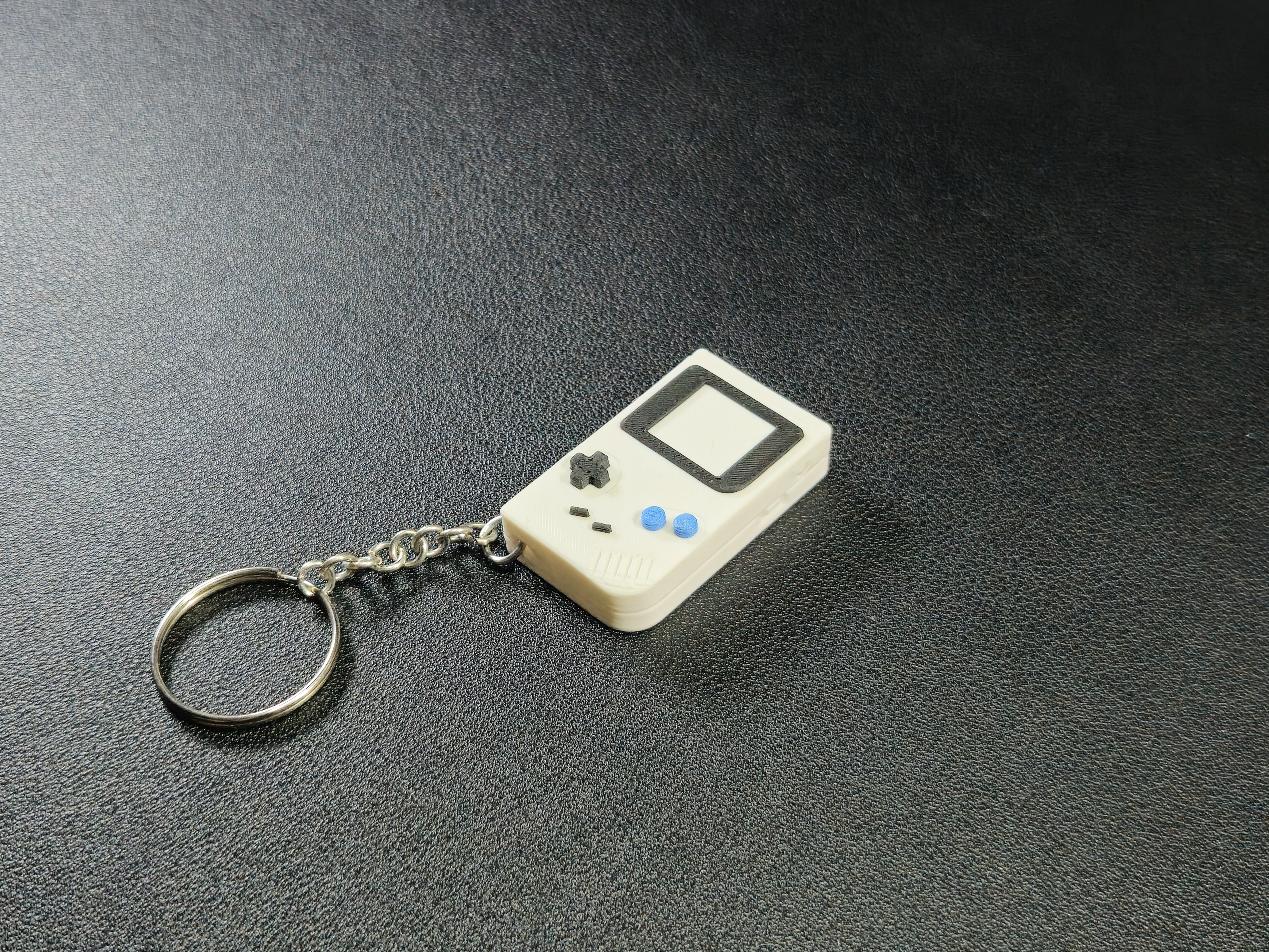 Miniatura 1 do modelo 3D Mini Retro Handheld Keychains 