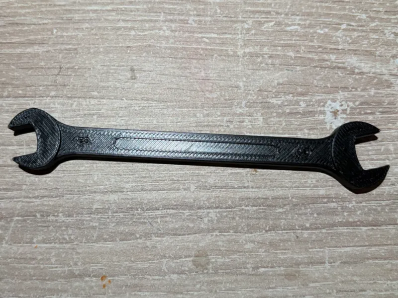 Clé plate taille 8 et 9 mm