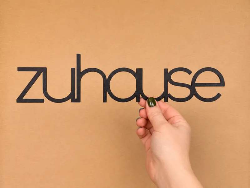 Schriftzug "Zuhause" Wanddekor