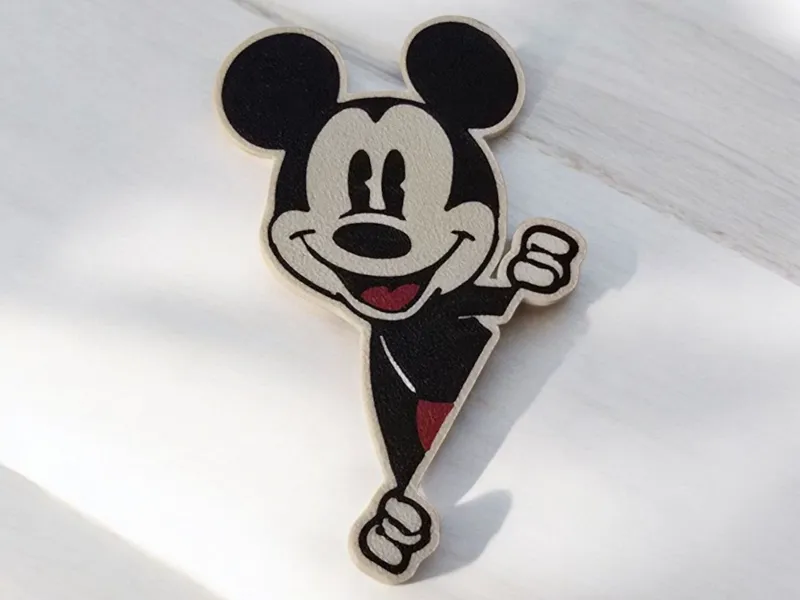 Silueta Mickey Mouse esquina