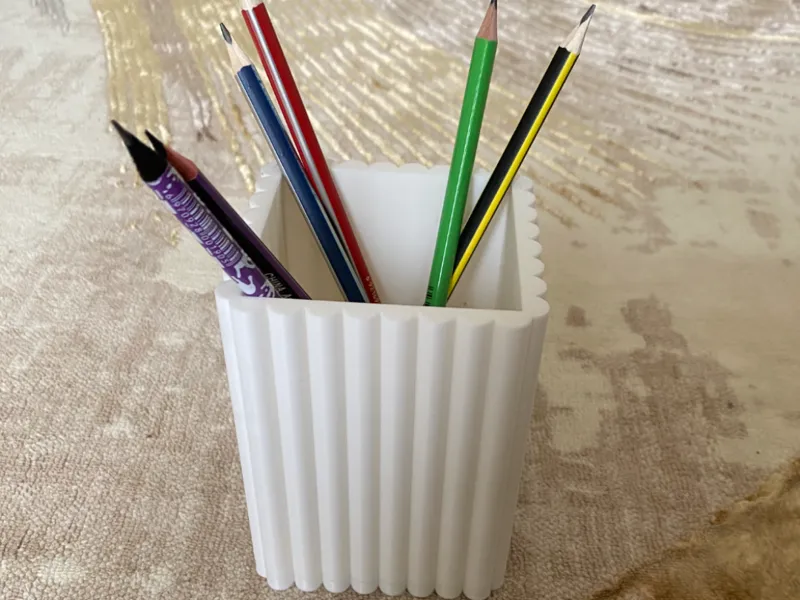 Pen Holder to organize your desk :)