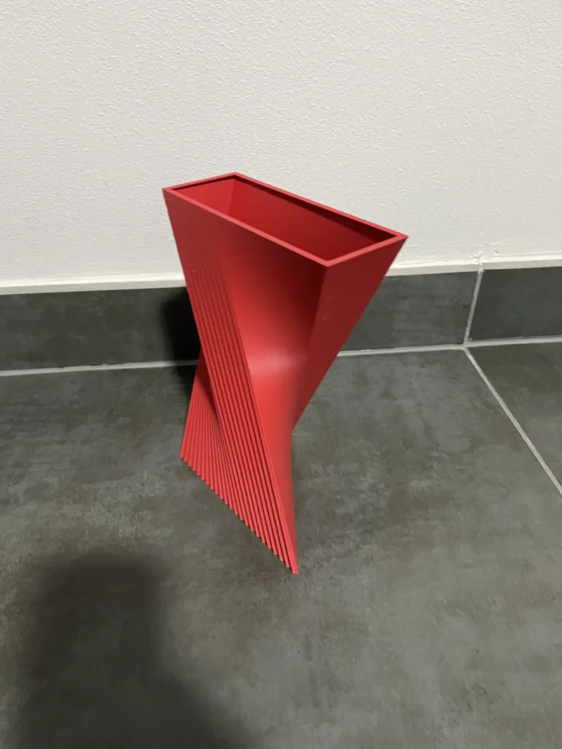 rectangle triangle twist vase