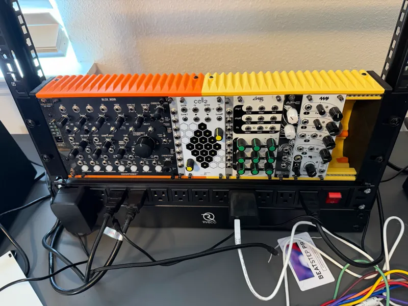 Rack ends for Eurorack Modular Case
