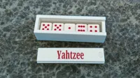 Dés de Yahtzee avec boîtier — photo 4