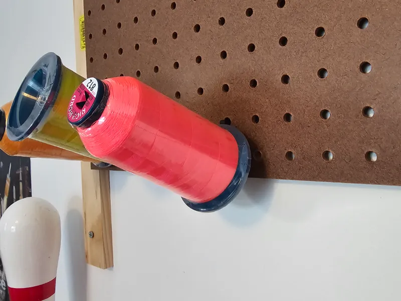 Large spool pegboard holder 