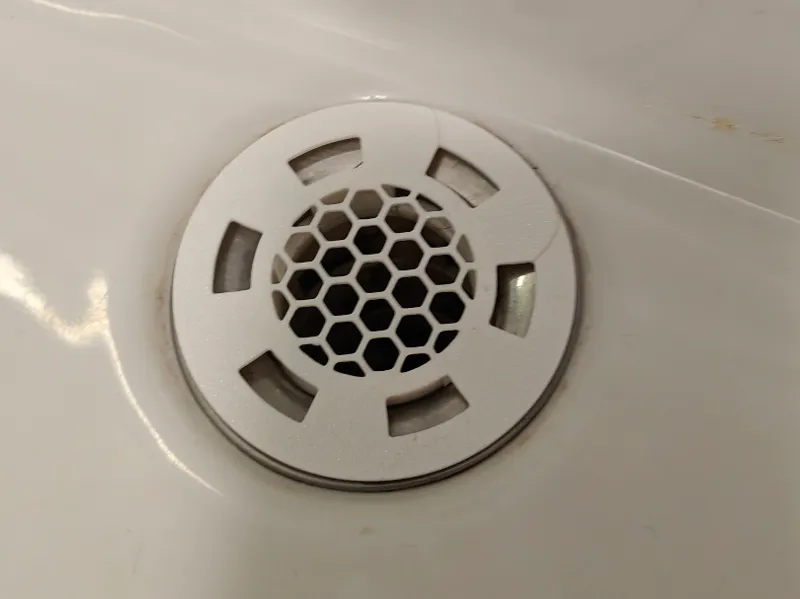 Simple drain cover