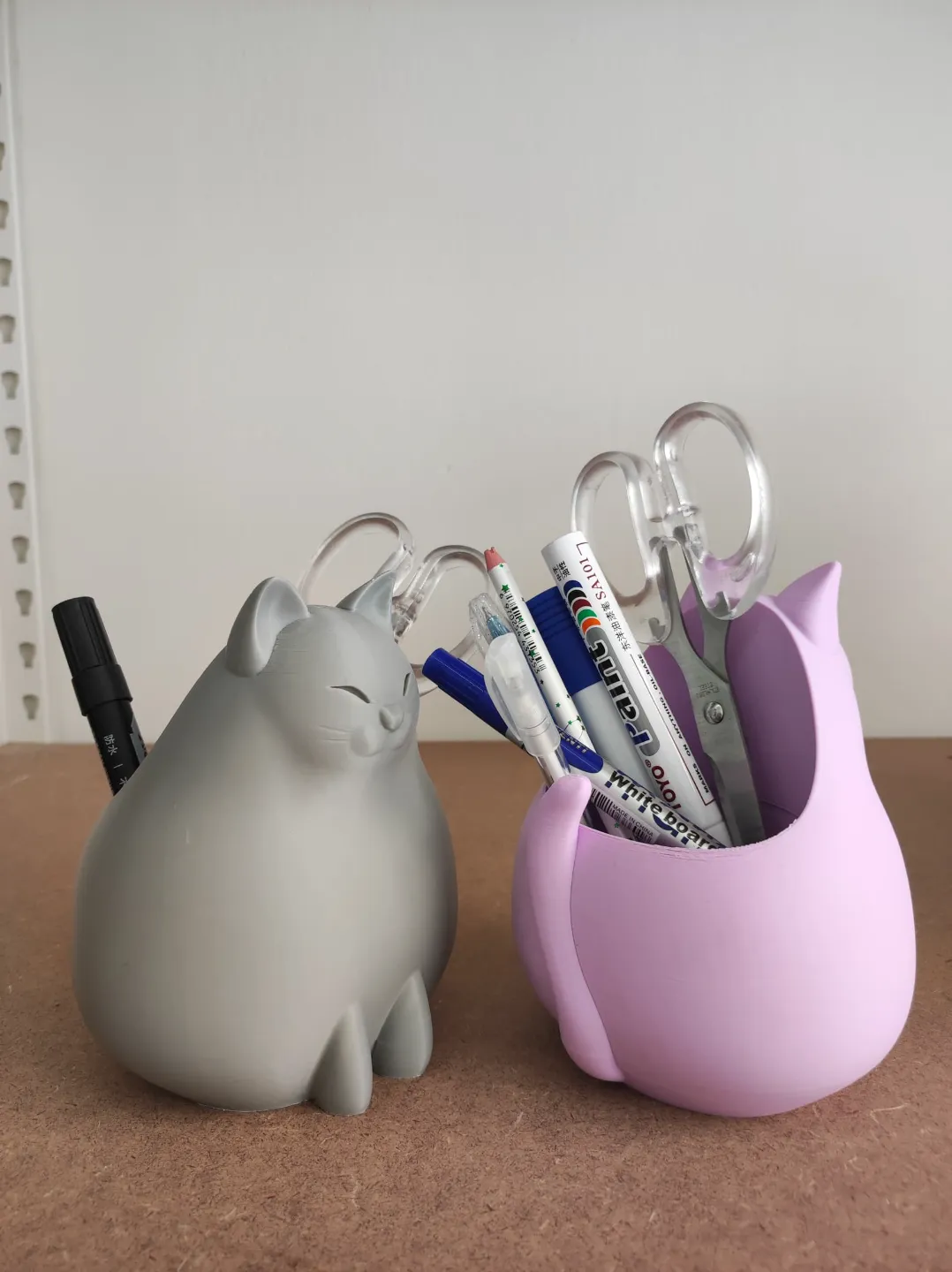 Cat Pen Holder view 2