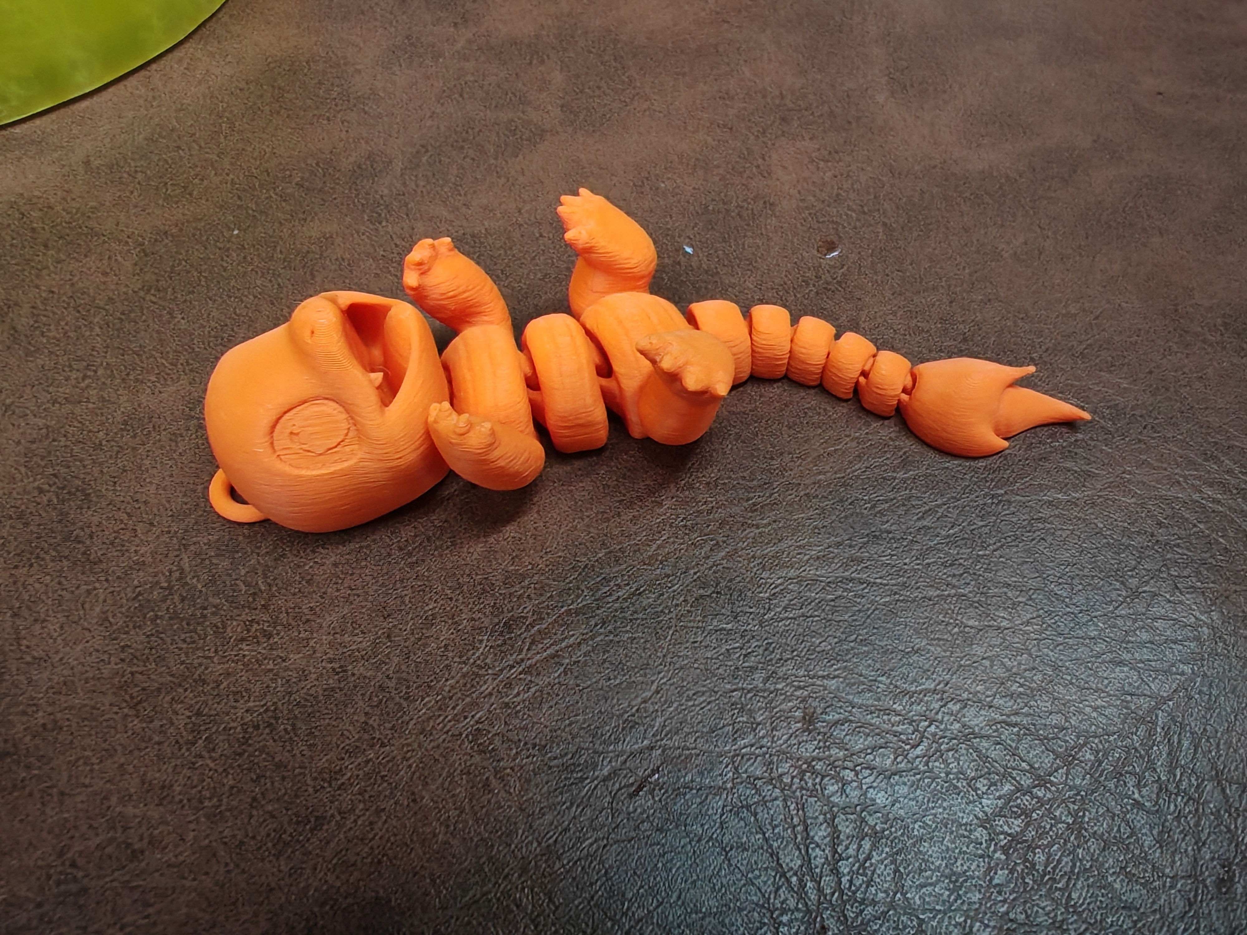 Miniatura 2 do modelo 3D 小火龙铰链可动钥匙扣