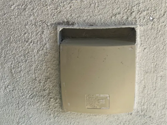 Putzrahmen für Unterputz Starkstromdose mit Kappe