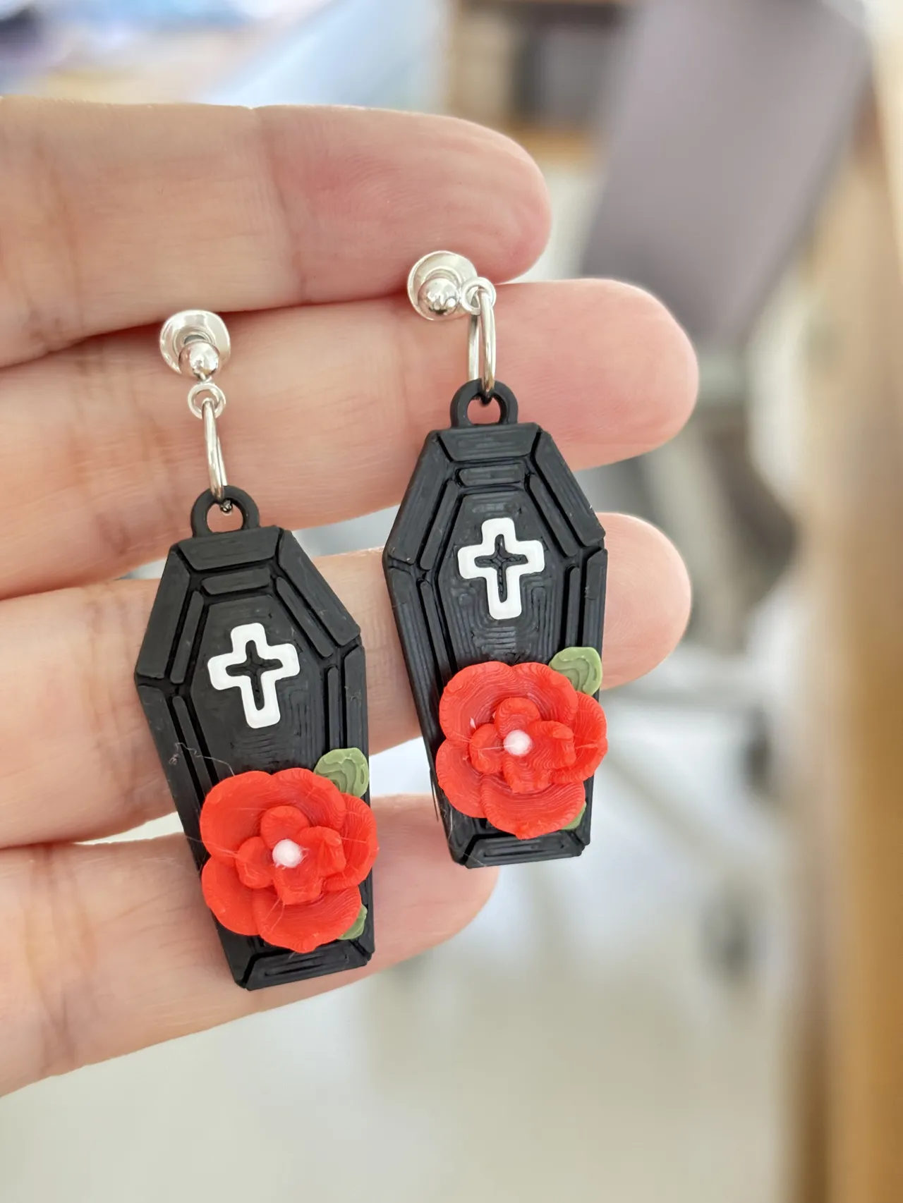 Coffin of the Scarlet Bloom earring view 2