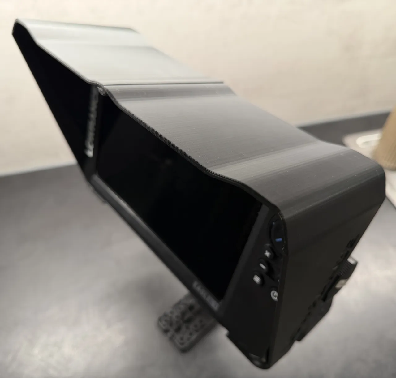 Lowrance Eagle Eye 9 sun visor view 3