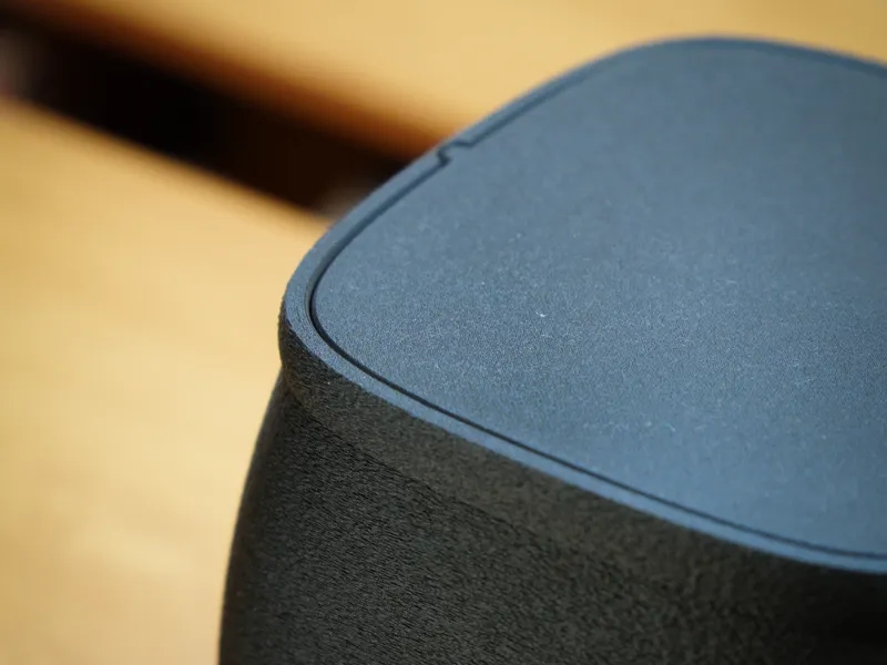 TEXTURED TRASH BIN WITH SWING LID