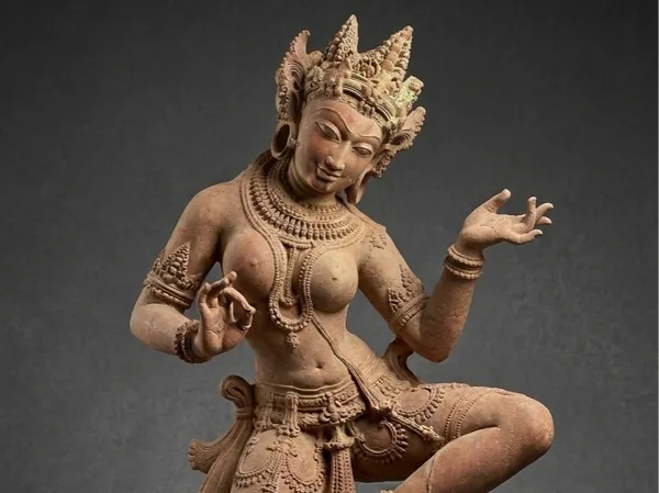 Apsara, statue de la déesse dansante