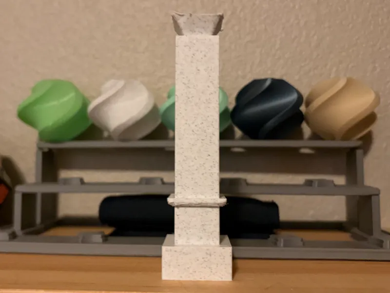 Minimalist Pillar