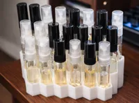 Présentoir pour échantillons de parfum — photo 1