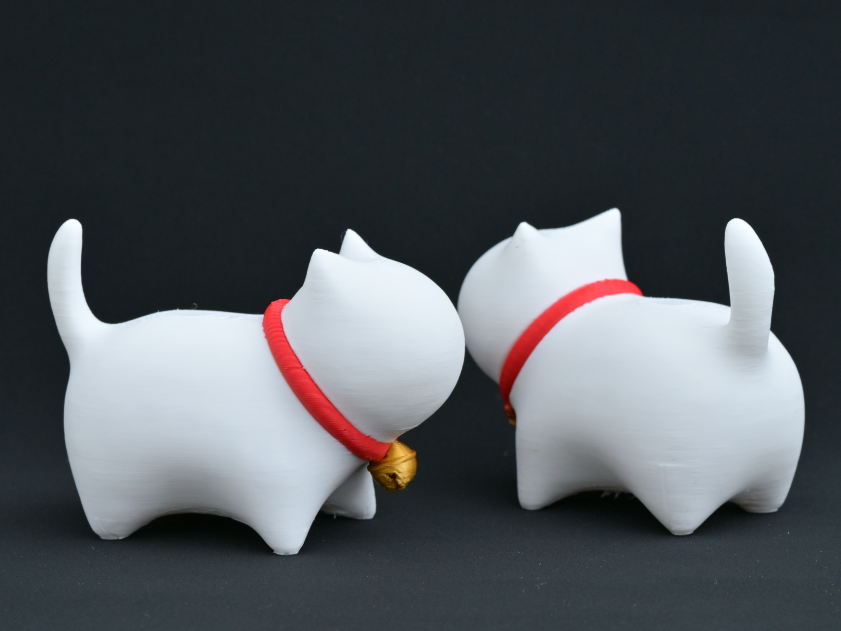 Miniatura 1 do modelo 3D 简约时尚铃铛猫摆件