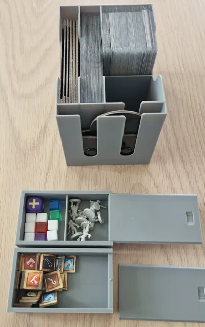 Gloomhaven Buttons and Bugs insert - Sleeved box