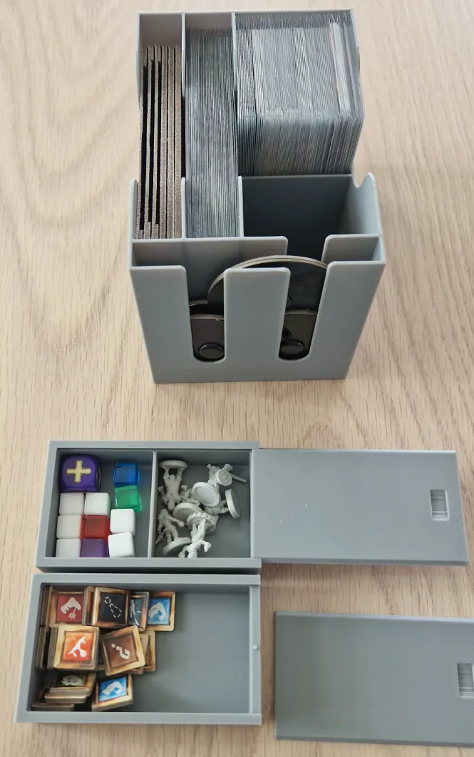 Gloomhaven Buttons and Bugs insert - Sleeved box