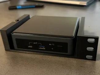 RackMod 1U Modul: Intel Nuc Mount (left & right)