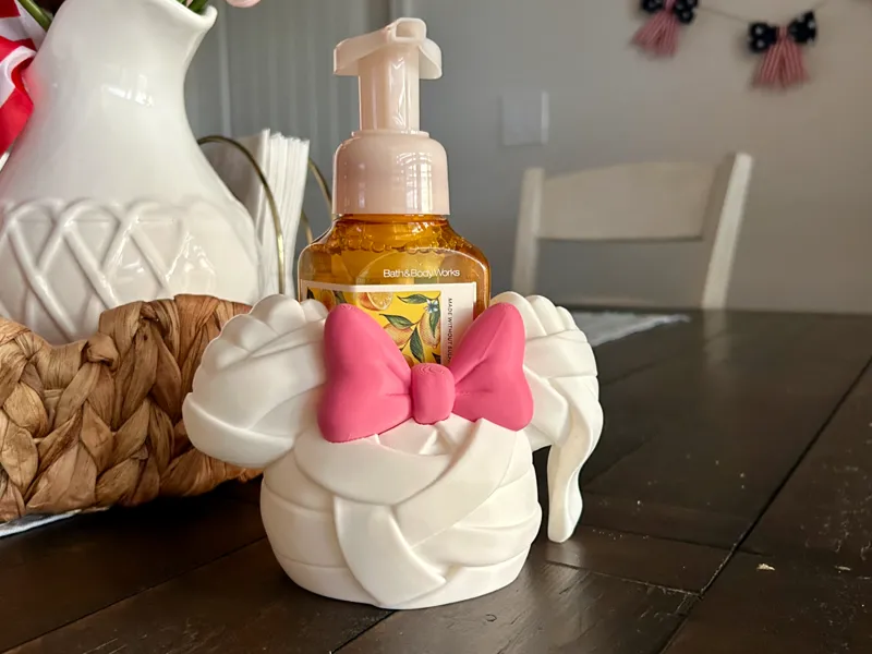 Mummy Bow Mouse Foaming Soap Holder
