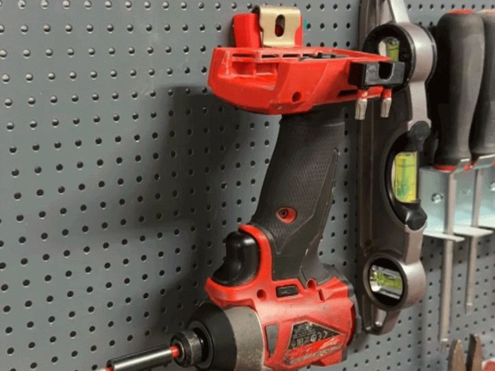 Milwaukee tool mount (29 min,12g filament, strong)