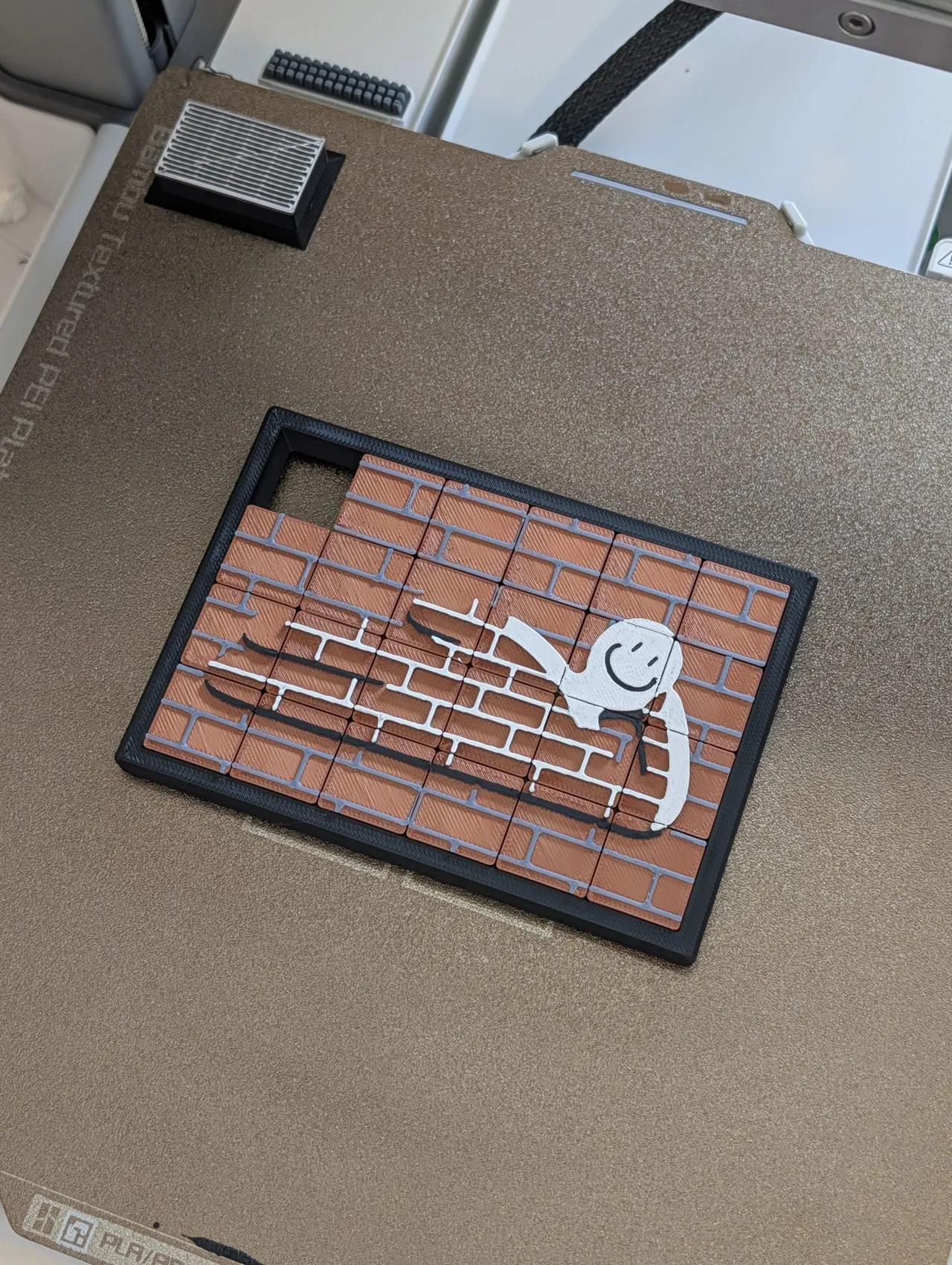 Mecha Chameleon Sliding Puzzle Hidden in the Wall view 4