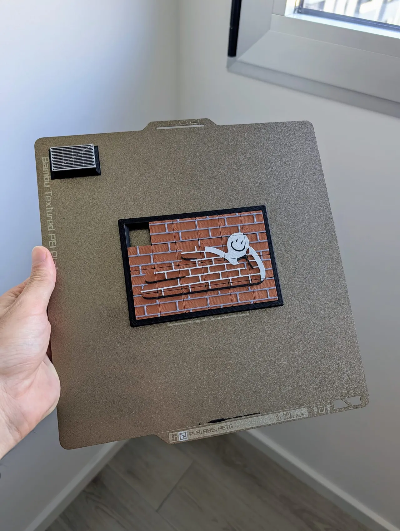 Mecha Chameleon Sliding Puzzle Hidden in the Wall view 2