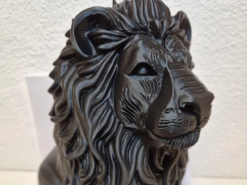Majestätischer Löwe könig Löwen Skulptur