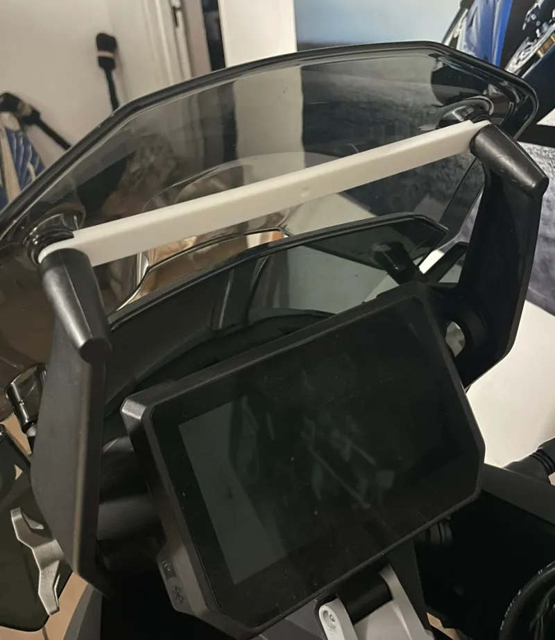 KTM 1290 - Inner Windshield Flat Mount with hole