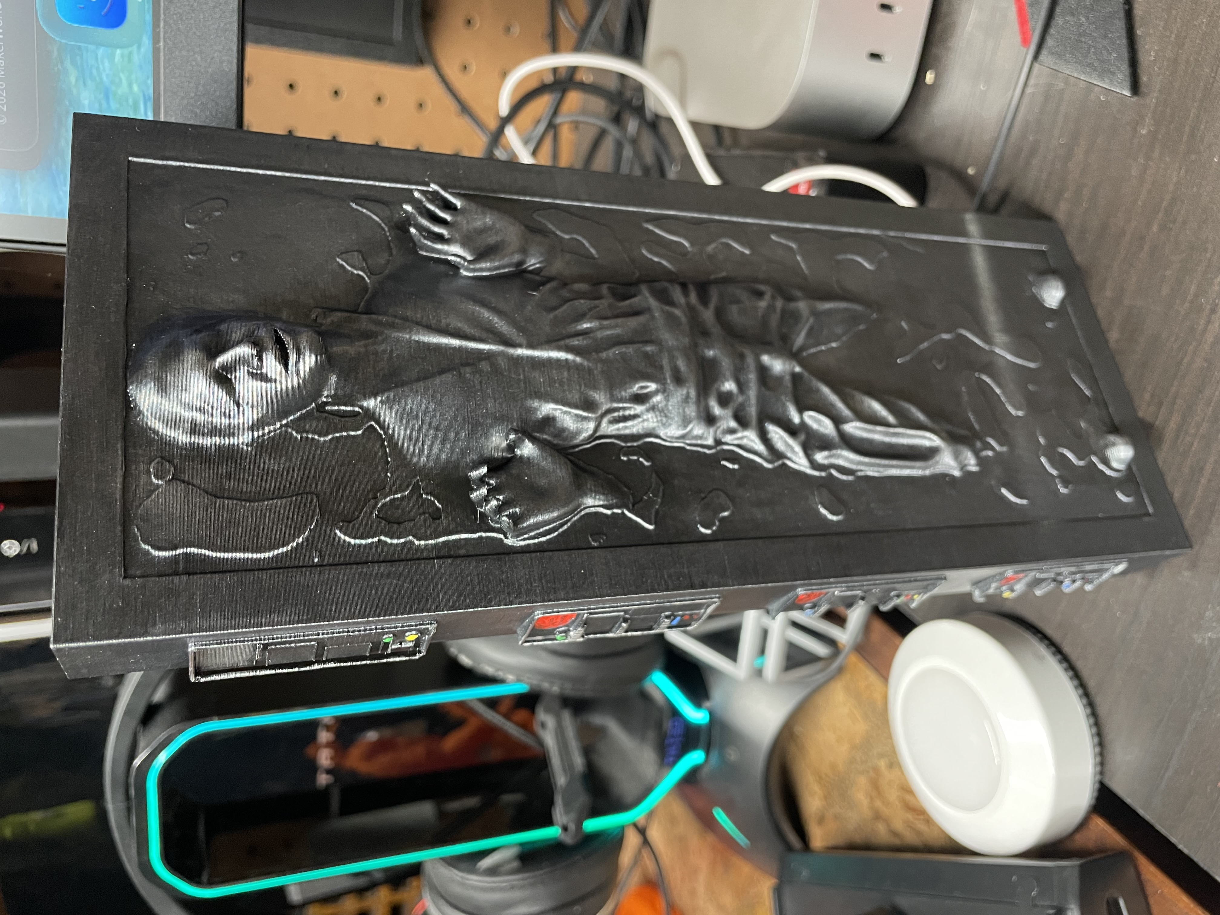 3Dプリント スターウォーズ ハン・ソロ カーボナイト凍結 - 無料3D