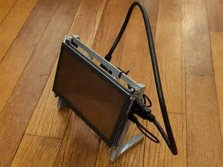Raspberry Pi Waveshare 7 inch HDMI stand