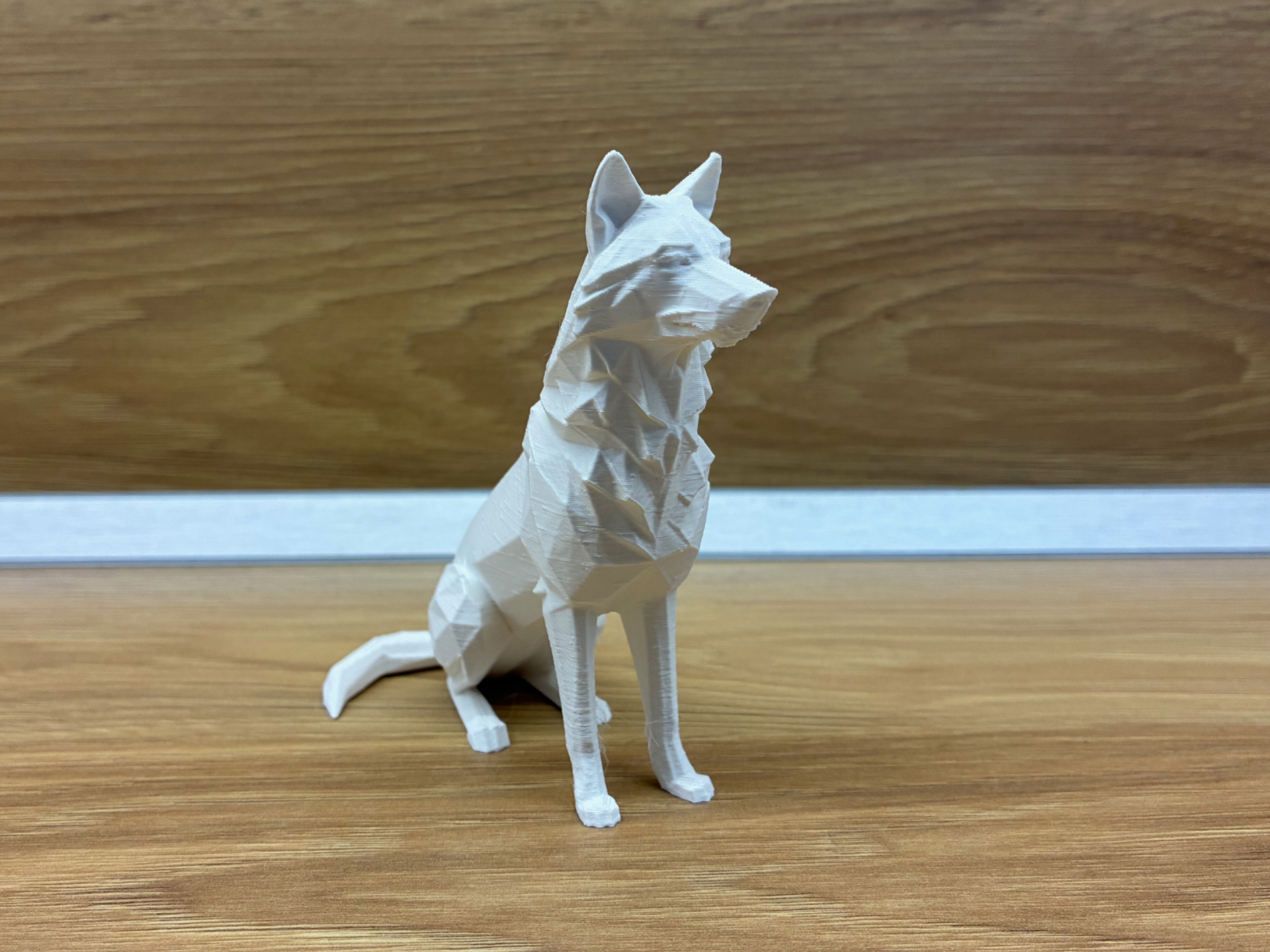 Low-Poly Sitting Wolf / German Shepherd