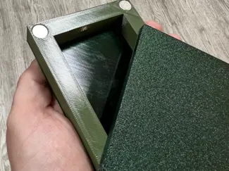Simple box(100x80x17 and 7)with magnets(10x4,65mm)