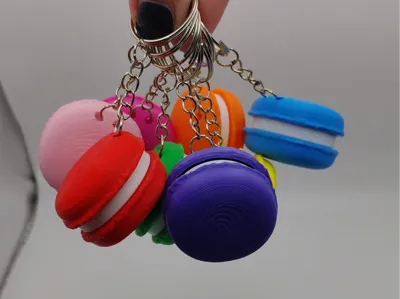 Clicky fidget macaron keychain