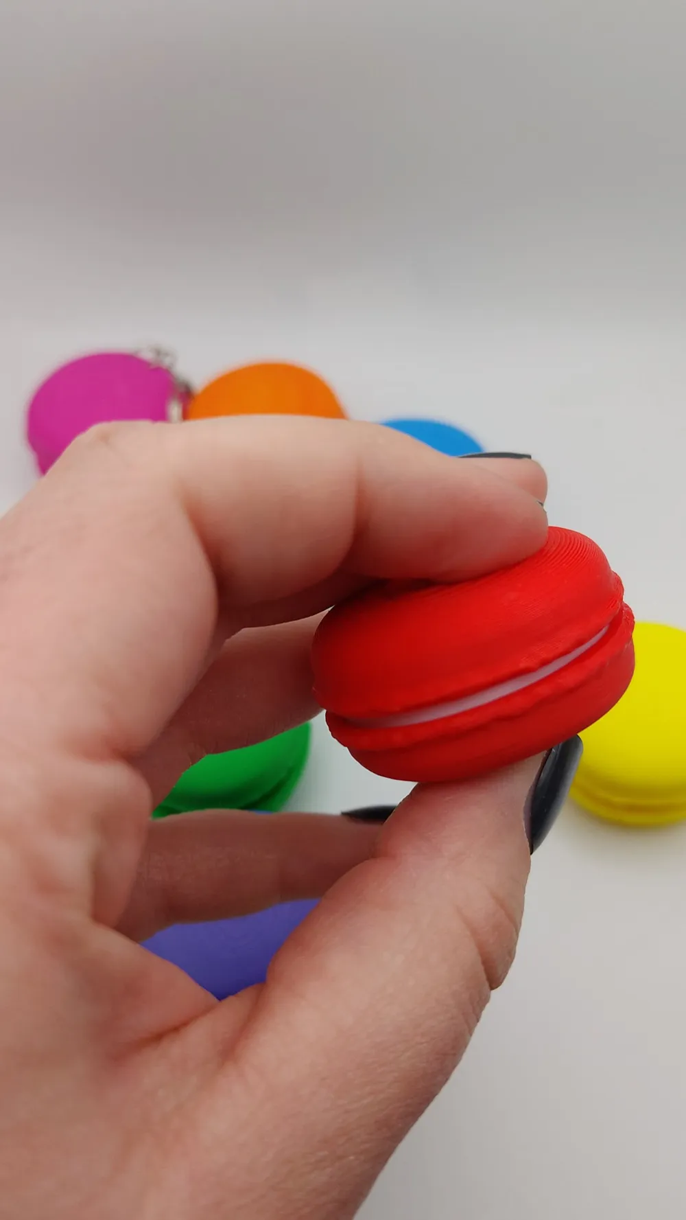 Clicky fidget macaron keychain - Free 3D Print Model - MakerWorld