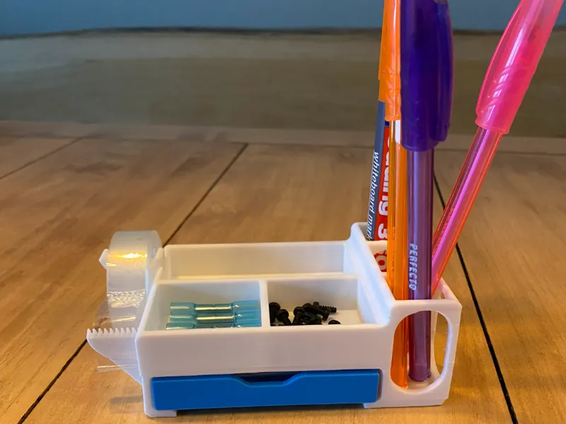 DeskCloset