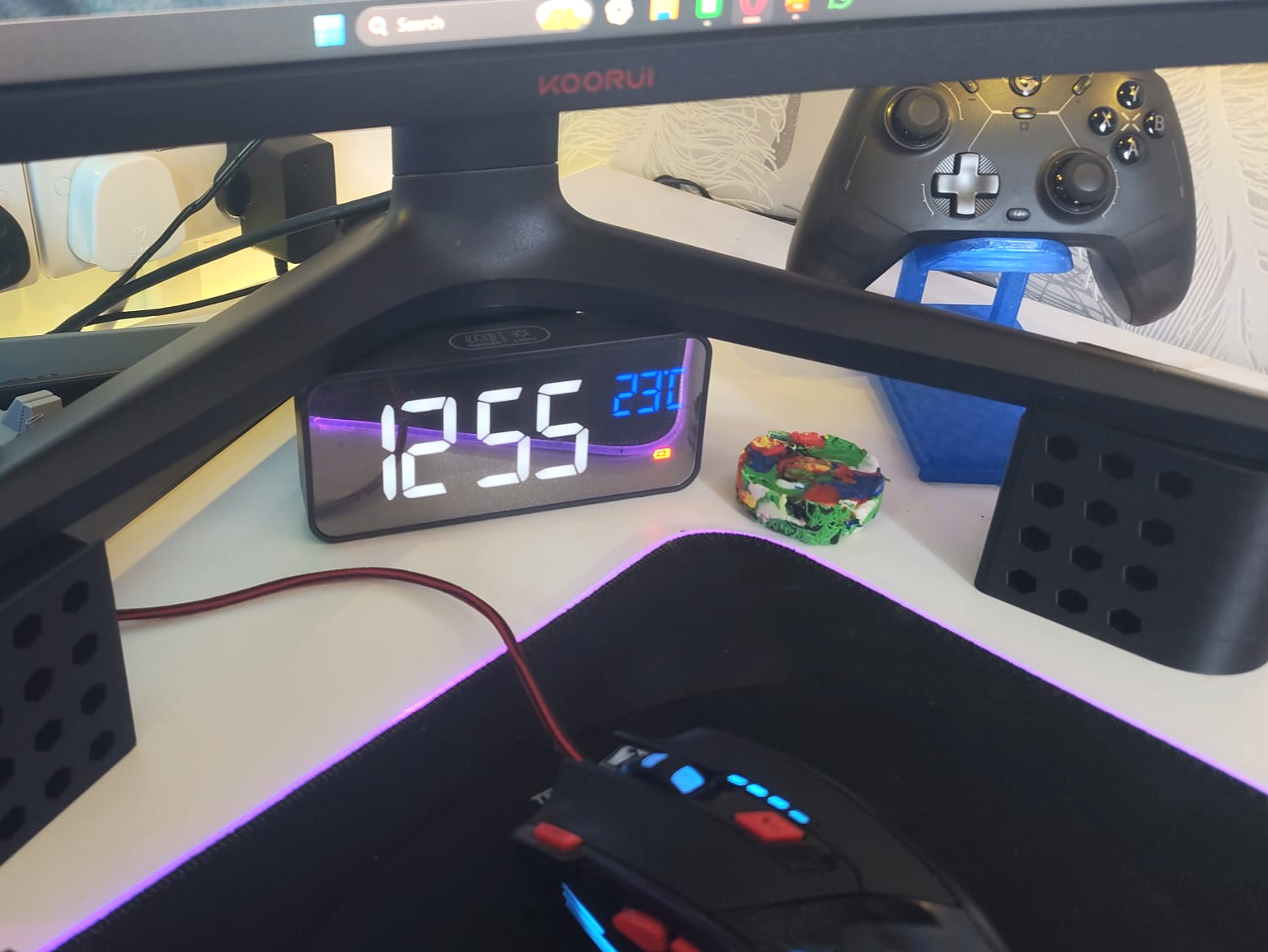 Universal V-Stand Monitor Feet