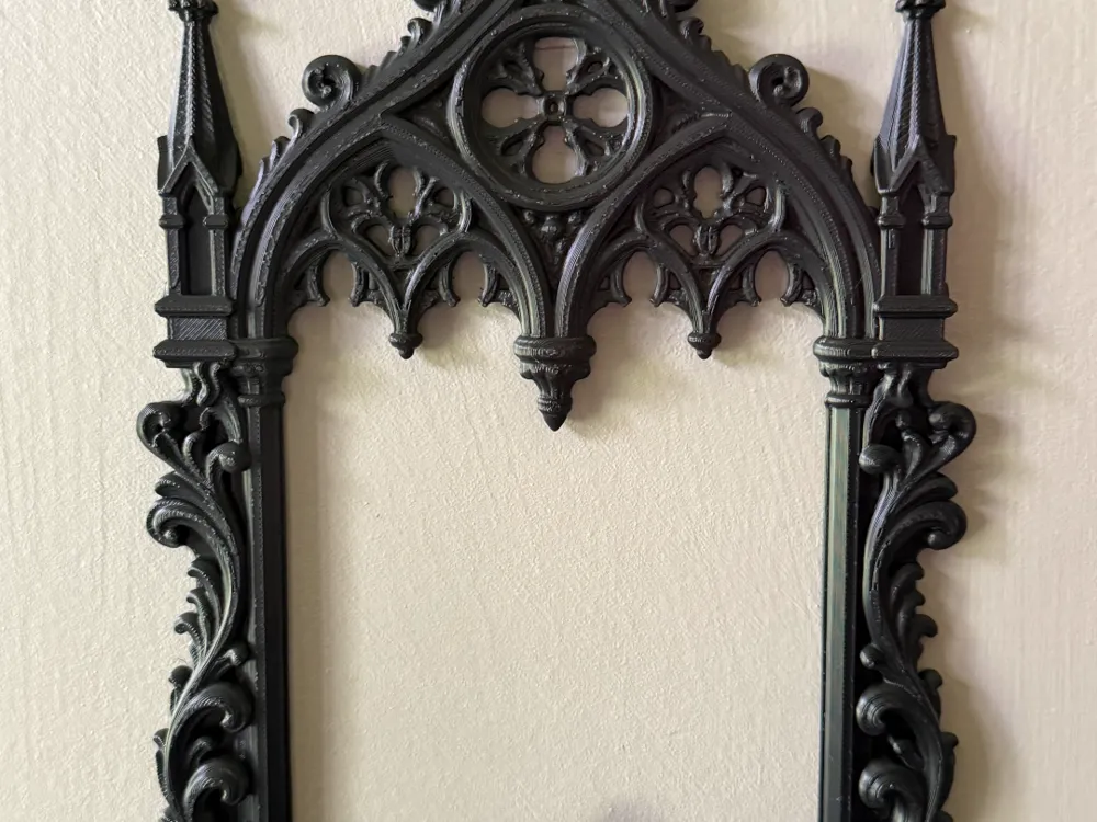 Marco decorativo: Gothic Catherdral Frame. Referencia del modelo original.
