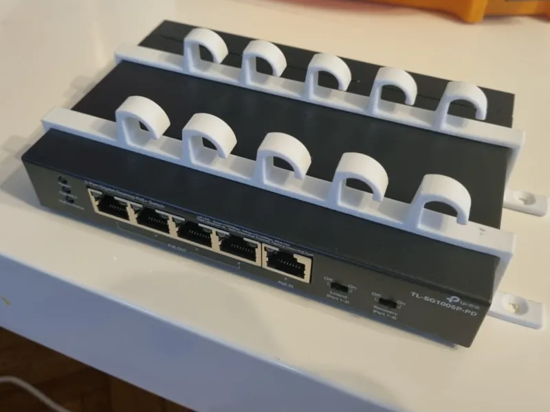 TP Link TL-SG1005P-PD wall holder 2 versions