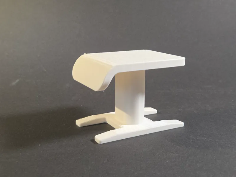 Miniatur-Sprungtisch – Turnen