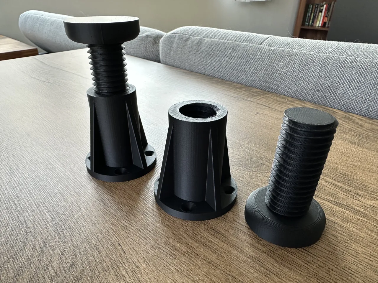 Height-adjustable leg view 3