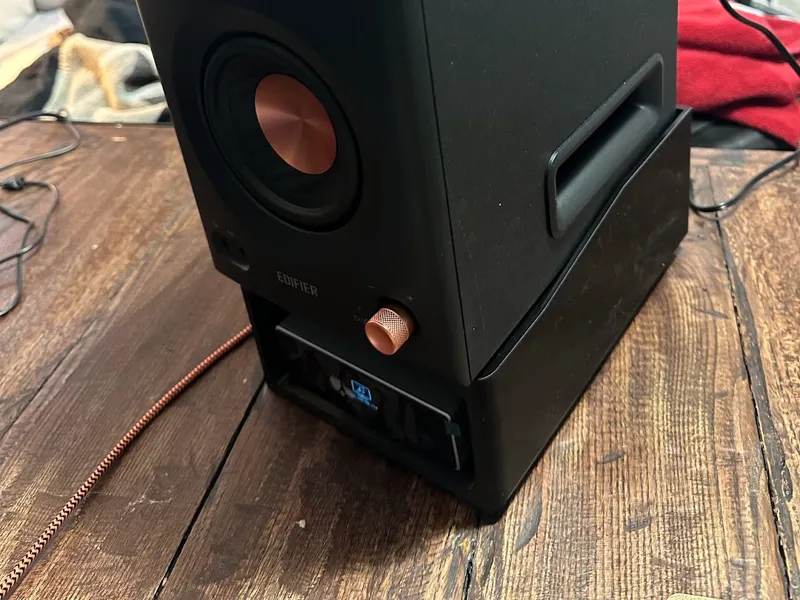 Speaker Stand - Edifier Mr5 - With Pocket