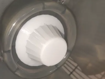 Electric fan blade fixing left-hand thread knob